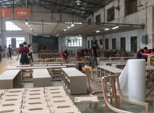 廠區(qū)陰影下的手 當(dāng)“額外照顧”成為性騷擾的偽裝